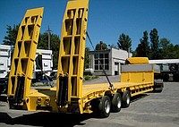 ВАРЗ-НПВ 3811 3-осний напівпричіп-важковіз вантажопідйомністю 38 000 кг